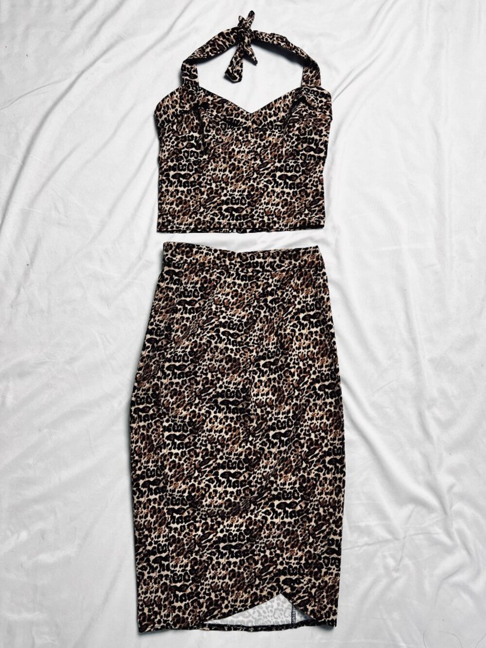 Queen Of The Main - Marie Set in Leopard - Picture 2 of 8
